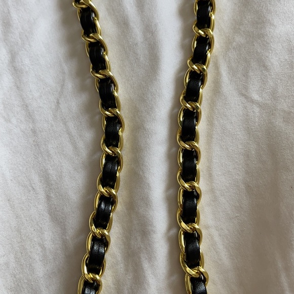 Authentic Chanel cross body calfskin - Picture 8 of 14